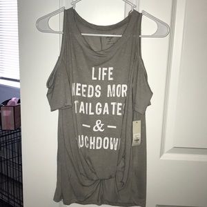 Off the shoulder -tailgates & football shirt